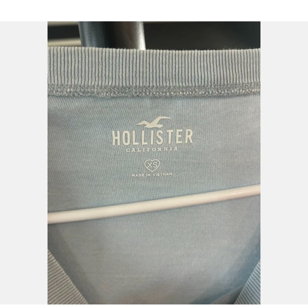 Hollister Sz XS Light Blue Long Sleeve Tee w Crochet Lace Sleeve Details - Picture 3 of 4